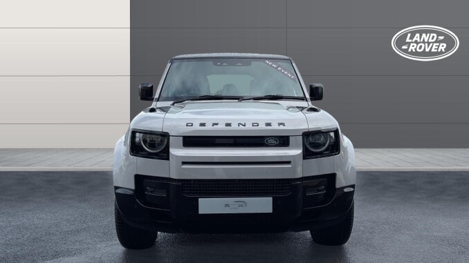 Land Rover Defender 3.0 D250 X-Dynamic HSE 110 5dr Auto Diesel Estate - Image 7